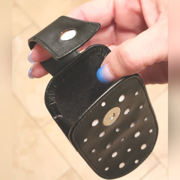 Hot Topic Pair Of Faux Leather Flip Phone Cases - Picture 5 of 5